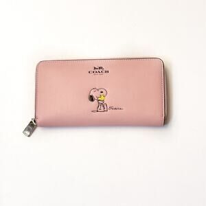 Coach x Peanuts Snoopy Pink Leather Long Zip Wallet Limited Edition Flaw